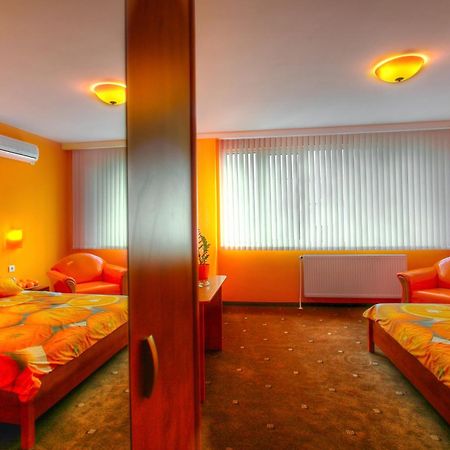 Family Hotel Mania Stara Zagora Exteriör bild
