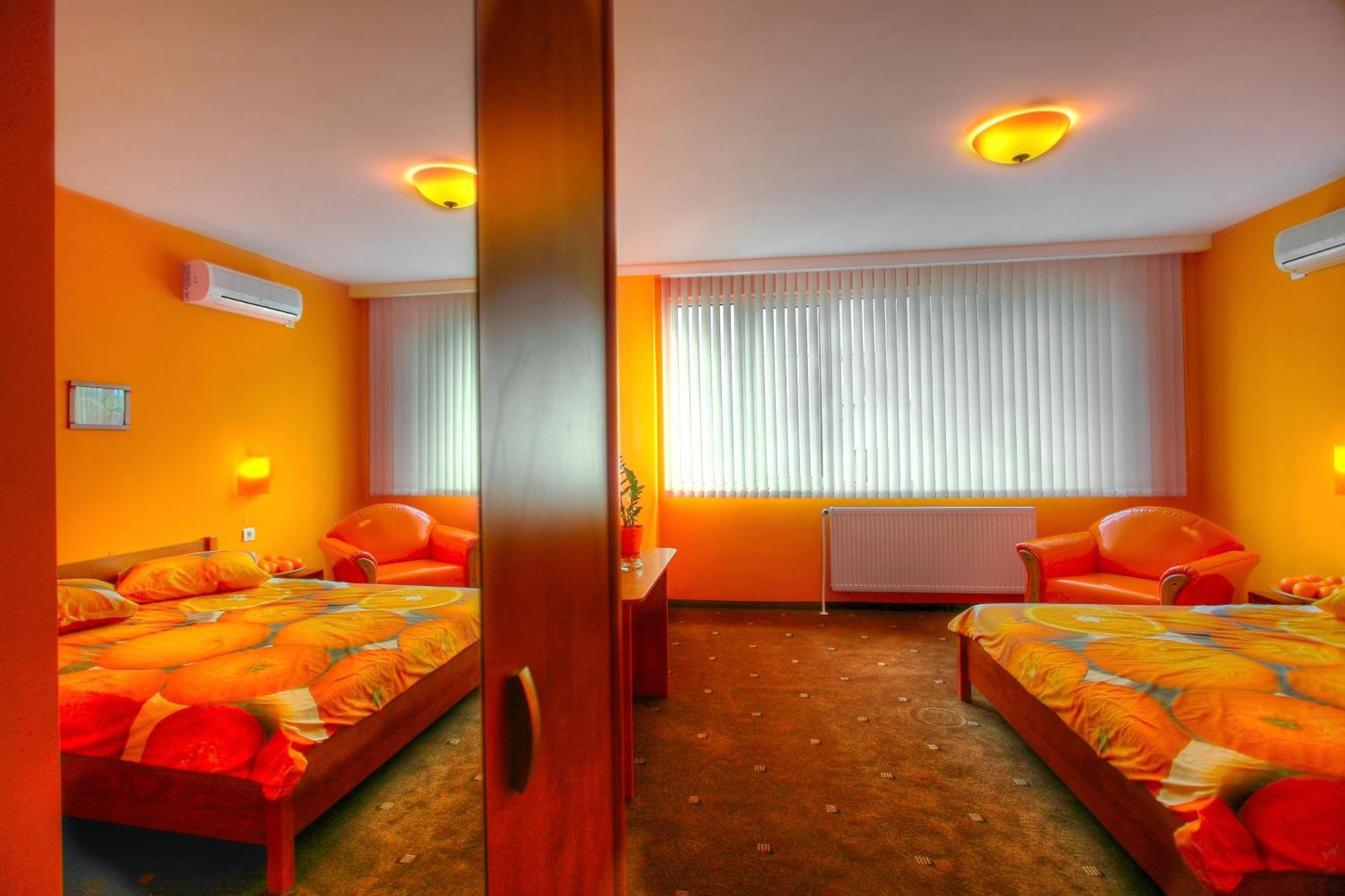 Family Hotel Mania Stara Zagora Exteriör bild