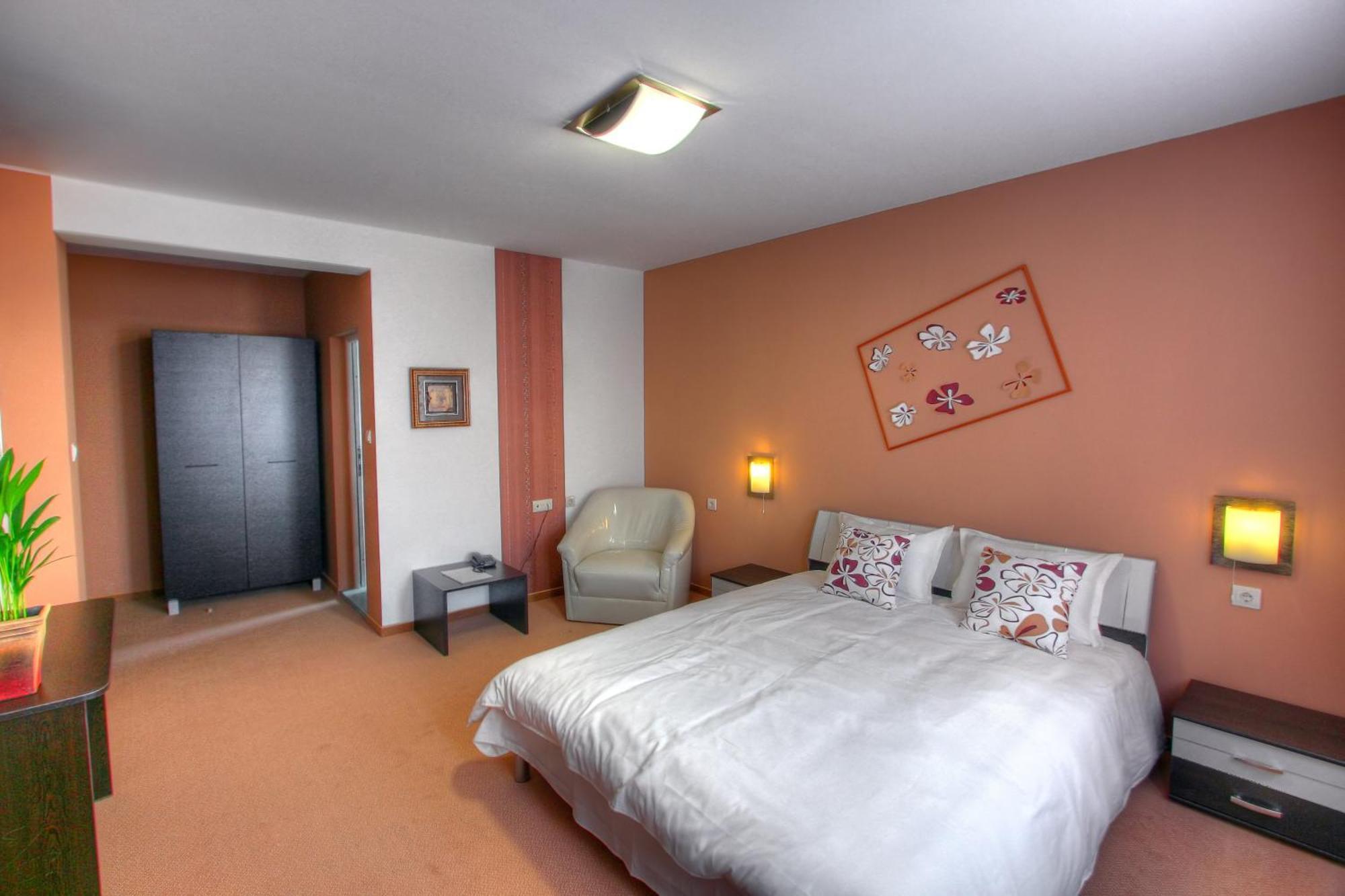 Family Hotel Mania Stara Zagora Exteriör bild